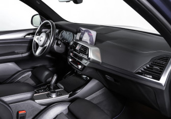 Подержанный автомобиль BMW X3 2018 года (10 фото)