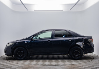 Подержанный автомобиль Toyota Corolla Sedan 2008 года (2 фото)