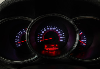 Подержанный автомобиль Kia Sorento 2012 года (11 фото)
