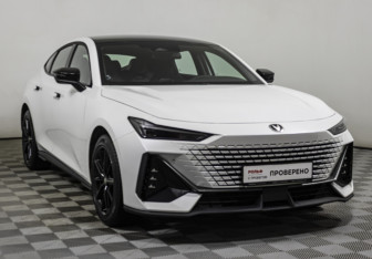 Подержанный автомобиль Changan UNI-V 2024 года (3 фото)