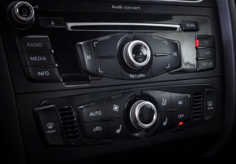 Подержанный автомобиль Audi A5 Coupe 2013 года (19 фото)