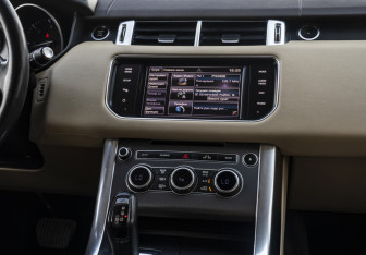 Подержанный автомобиль Land Rover Range Rover Sport 2013 года (13 фото)