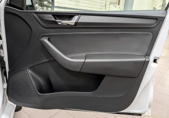 Подержанный автомобиль Skoda Rapid Liftback 2021 года (24 фото)