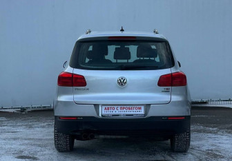 Подержанный автомобиль Volkswagen Tiguan 2014 года (6 фото)