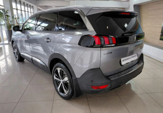 Подержанный автомобиль Peugeot 5008 Suv 2018 года (7 фото)