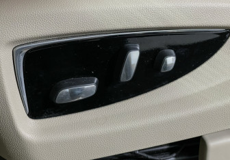 Подержанный автомобиль Cadillac Escalade Suv 2018 года (14 фото)