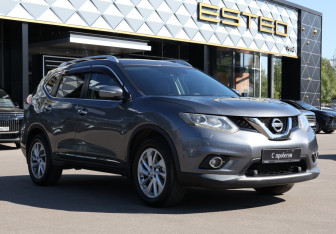 Подержанный автомобиль Nissan X-Trail 2015 года (3 фото)