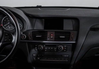 Подержанный автомобиль BMW X3 2013 года (13 фото)