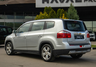 Подержанный автомобиль Chevrolet Orlando 2012 года (5 фото)