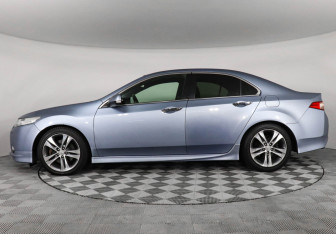 Подержанный автомобиль Honda Accord Sedan 2011 года (8 фото)