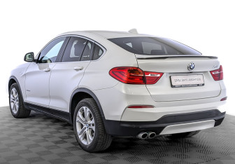 Подержанный автомобиль BMW X4 2017 года (7 фото)