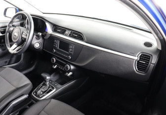 Подержанный автомобиль Kia Rio Hatchback 2020 года (10 фото)