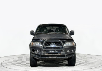 Подержанный автомобиль Mitsubishi Pajero Sport 2007 года (9 фото)