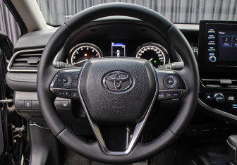 Подержанный автомобиль Toyota Camry Sedan 2021 года (13 фото)