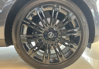 Новый Land Rover Range Rover 2025 (6 фото)
