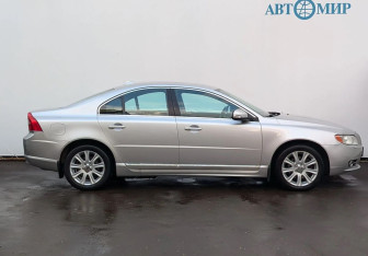 Подержанный автомобиль Volvo S80 2011 года (4 фото)