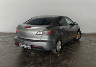 Подержанный автомобиль Mazda 3 Sedan 2011 года (5 фото)