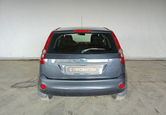 Подержанный автомобиль Ford Fiesta Hatchback 2008 года (5 фото)