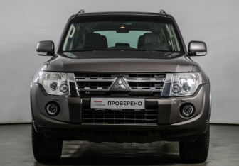 Подержанный автомобиль Mitsubishi Pajero 2012 года (2 фото)