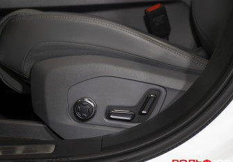 Подержанный автомобиль Zeekr 001 2024 года (18 фото)