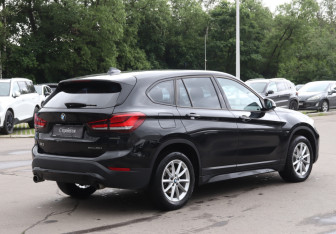 Подержанный автомобиль BMW X1 2020 года (5 фото)