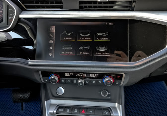 Подержанный автомобиль Audi Q3 2019 года (15 фото)