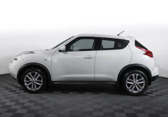 Подержанный автомобиль Nissan Juke 2014 года (8 фото)