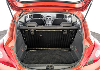 Подержанный автомобиль Opel Corsa 2011 года (10 фото)