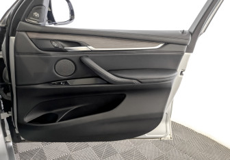 Подержанный автомобиль BMW X5 2014 года (26 фото)