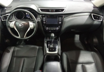 Подержанный автомобиль Nissan X-Trail 2017 года (9 фото)
