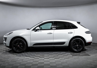 Подержанный автомобиль Porsche Macan 2018 года (8 фото)