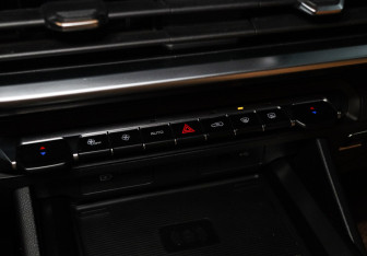 Подержанный автомобиль Geely Okavango 2023 года (22 фото)