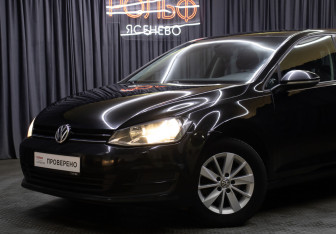 Подержанный автомобиль Volkswagen Golf Hatchback 2016 года (21 фото)