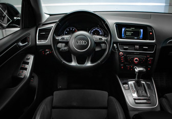 Подержанный автомобиль Audi Q5 2015 года (9 фото)