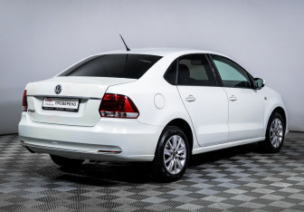 Подержанный автомобиль Volkswagen Polo Sedan 2015 года (5 фото)