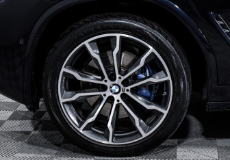 Подержанный автомобиль BMW X4 2018 года (15 фото)