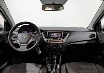 Подержанный автомобиль Hyundai Solaris Sedan 2022 года (14 фото)