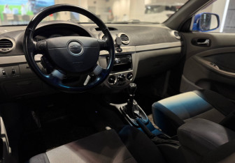Подержанный автомобиль Chevrolet Lacetti Hatchback 2011 года (6 фото)