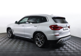 Подержанный автомобиль BMW X3 2019 года (7 фото)