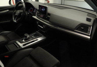 Подержанный автомобиль Audi Q5 2017 года (19 фото)