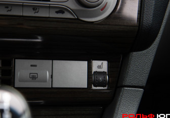 Подержанный автомобиль Ford Focus Hatchback 2008 года (15 фото)