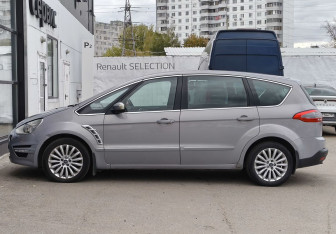 Подержанный автомобиль Ford S-MAX 2012 года (8 фото)