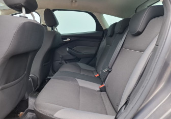 Подержанный автомобиль Ford Focus Hatchback 2011 года (11 фото)