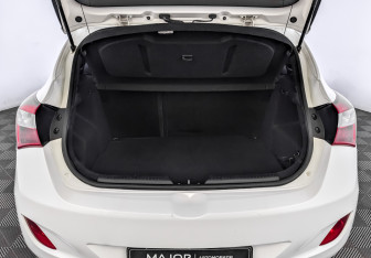 Подержанный автомобиль Hyundai i30 Hatchback 2012 года (10 фото)