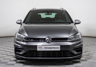 Подержанный автомобиль Volkswagen Golf R Wagon 2018 года (2 фото)