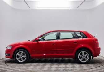 Подержанный автомобиль Audi A3 Hatchback 2012 года (2 фото)