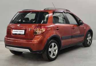 Подержанный автомобиль Suzuki SX4 Hatchback 2012 года (5 фото)