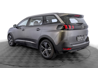 Подержанный автомобиль Peugeot 5008 Suv 2021 года (7 фото)