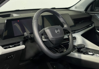 Подержанный автомобиль Changan CS75PLUS 2024 года (13 фото)