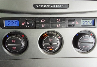 Подержанный автомобиль Volkswagen Passat Wagon 2006 года (15 фото)